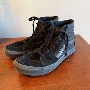 Vans Men’s Black Monochromatic Sk8-Hi Skate Shoes High Tops – Size 9.5